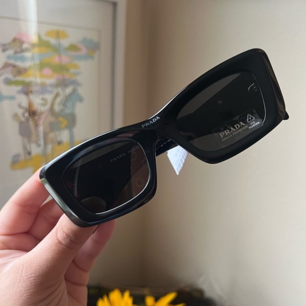 SALE 🌻PRADA cat eye spr13z sunglasses 🌸 - Picture 15 of 16